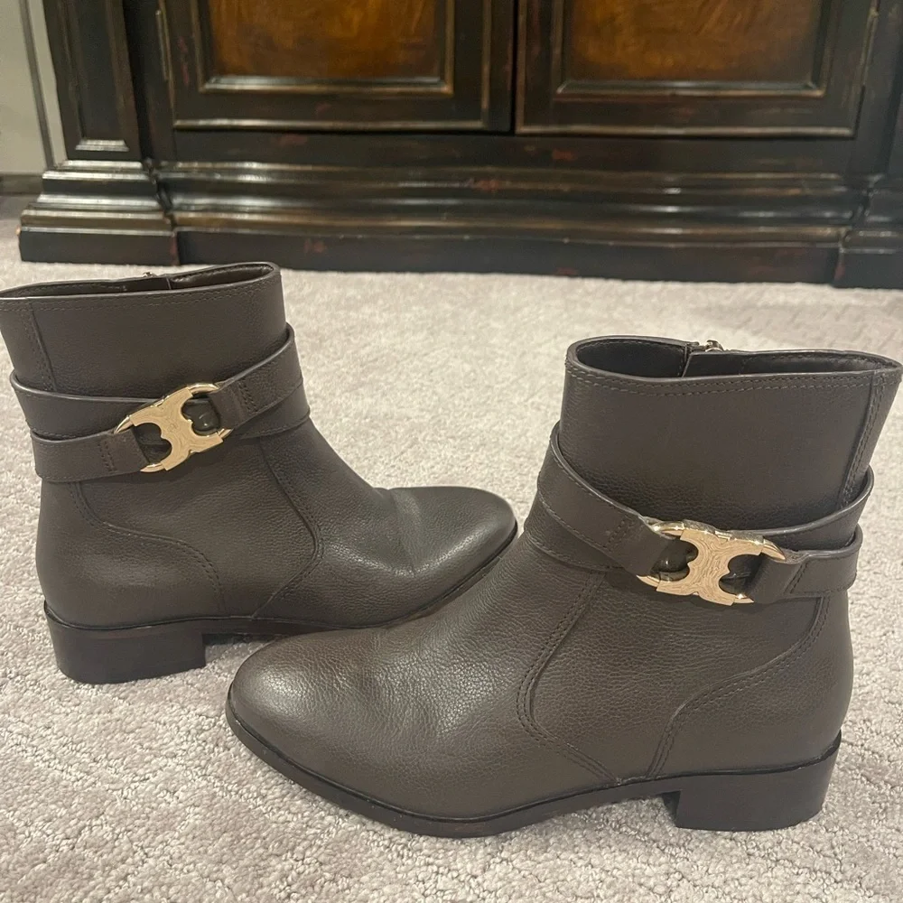 Tori Burch Gemini Link Chocolate Brown Leather Ankle Boots, 1.25” Heel, 6.5 M
